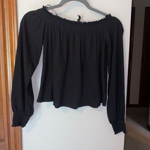 H&M off the shorter crop top with long sleeves